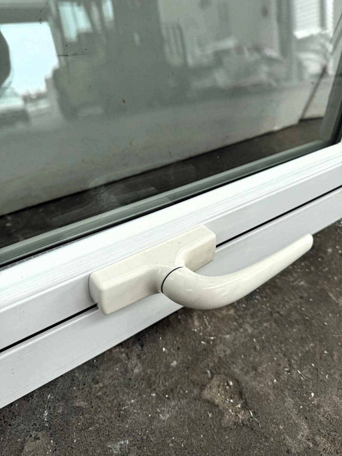 Image of the Aluminium Window 1400x800mm thats sold by Portable Building Specialists