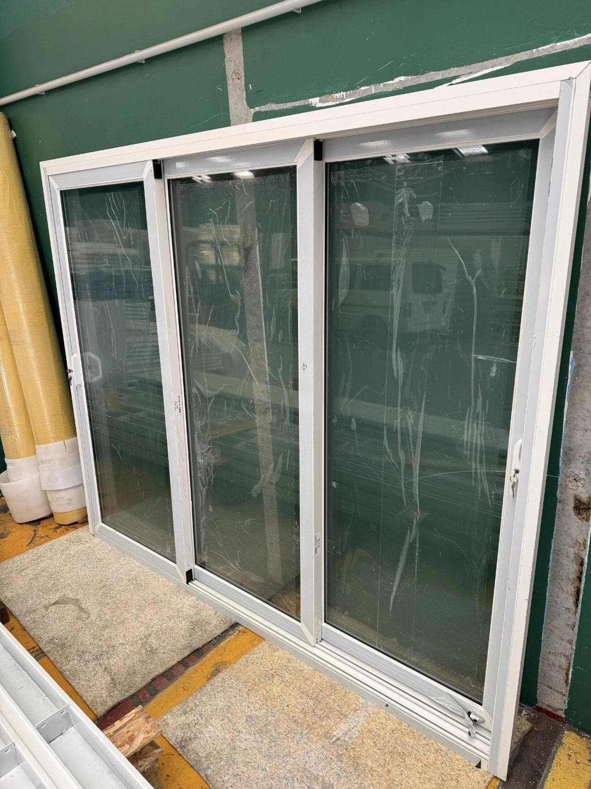 White Stacker 3-Panel Aluminium Sliding Door image 3