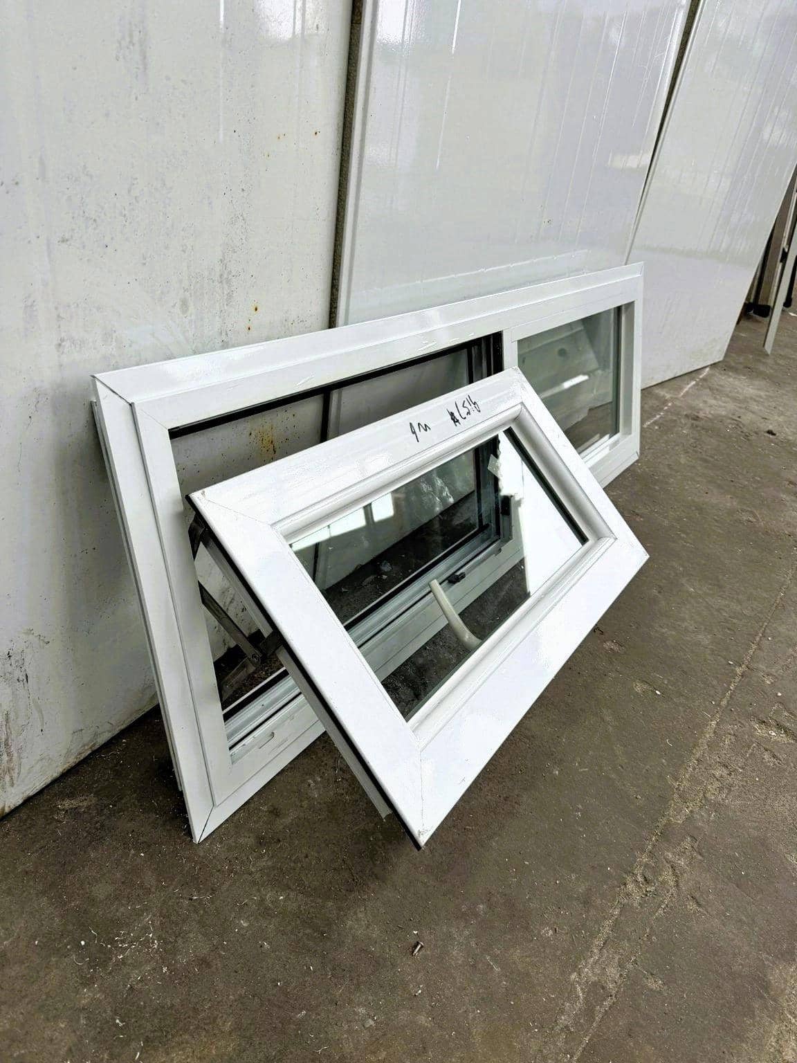 Image of the Aluminium Window 1400x400mm thats sold by Portable Building Specialists