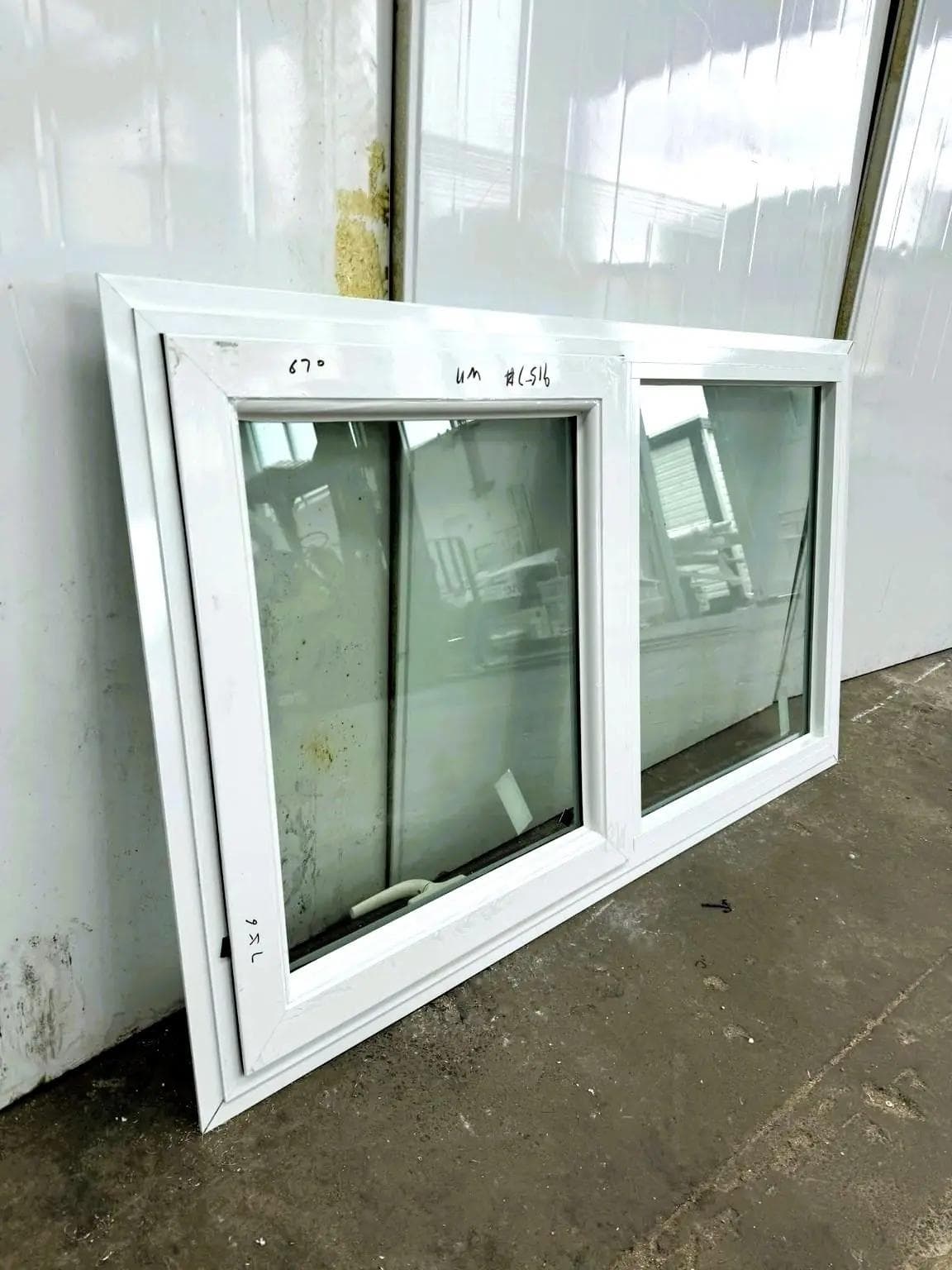 Image of the Aluminium Window 1400x800mm thats sold by Portable Building Specialists