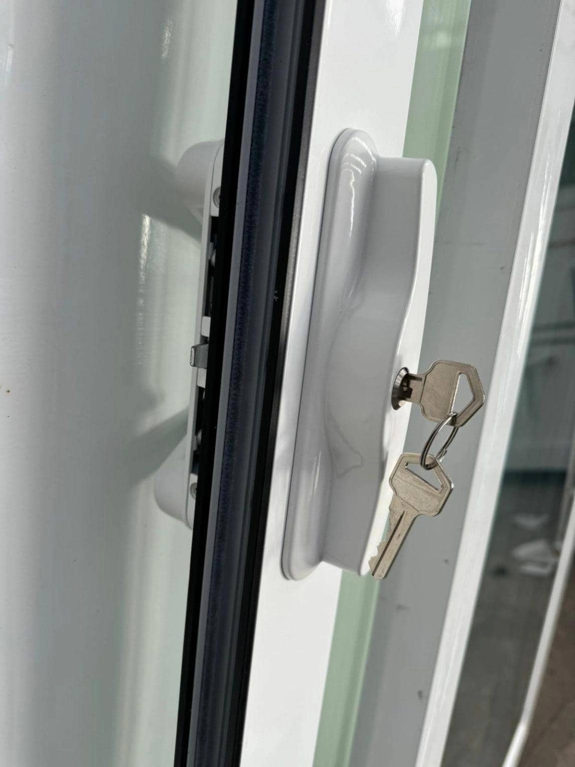White Heavy Duty Exterior 2-Panel Aluminium Sliding Door image 7