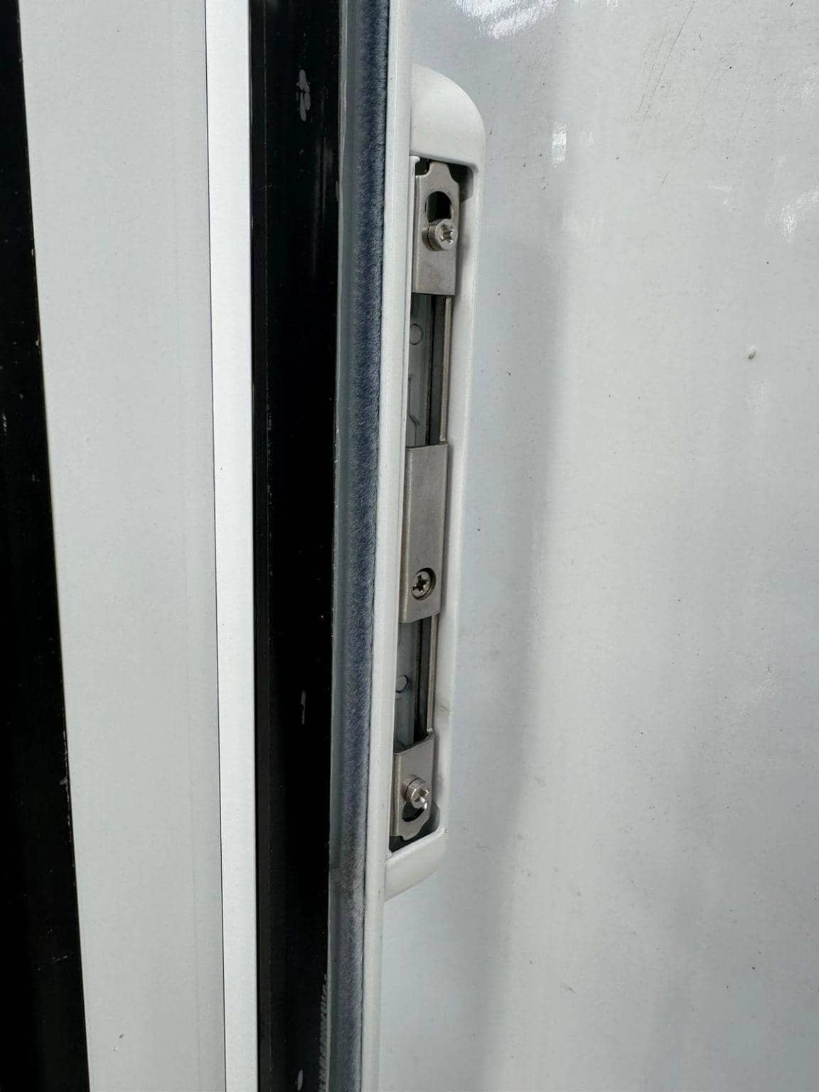 White Heavy Duty Exterior 2-Panel Aluminium Sliding Door image 6