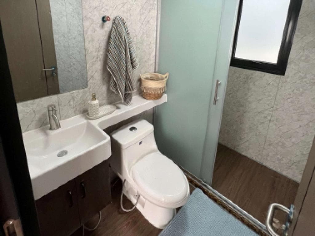 Cabin bathroom image