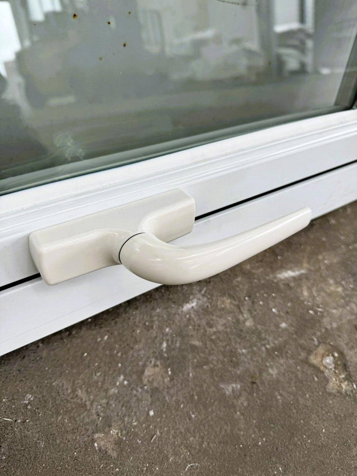 Image of the Aluminium Window 1400x400mm thats sold by Portable Building Specialists